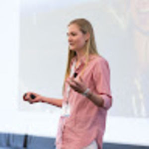 Meet your Posher, Daniela